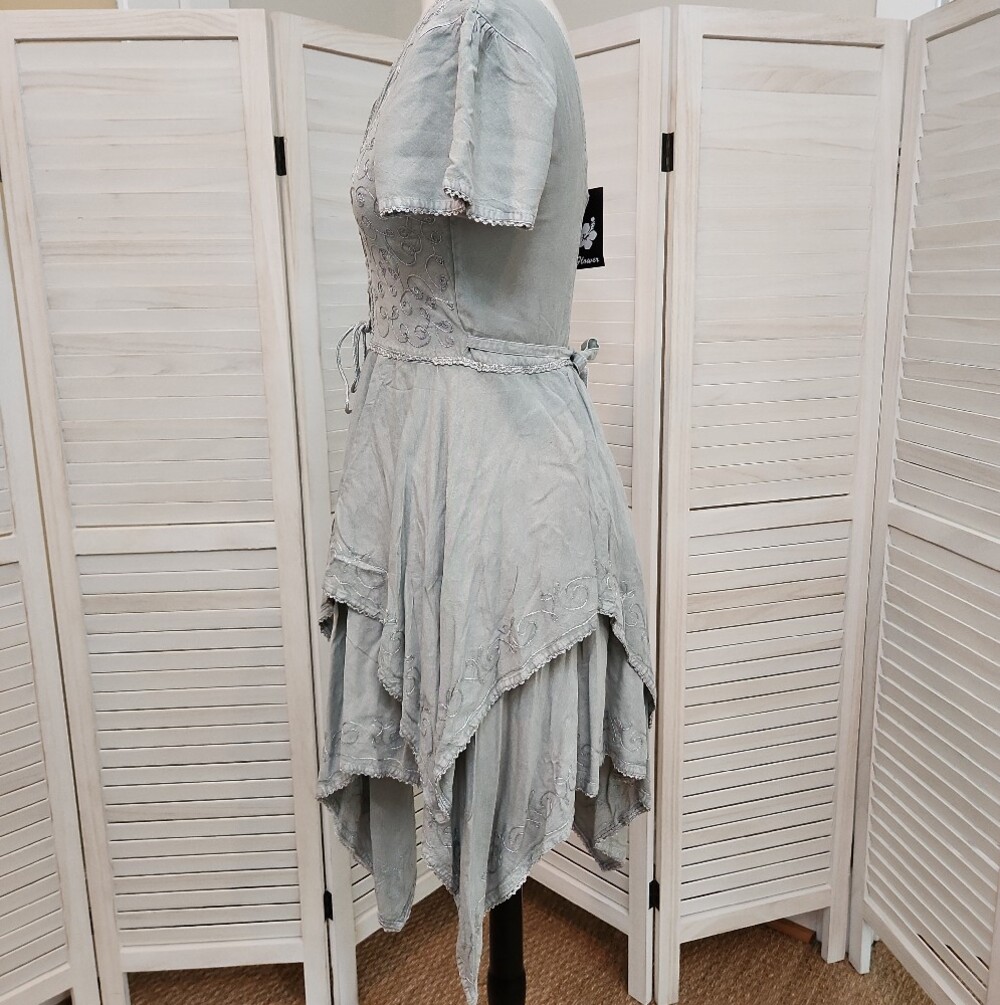 Boho Asymmetrical Lace-Up Handkerchief Hem Dress in Light Gray - Picture 2 of 5